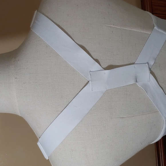 Victoria's Secret Shimmer Leaves Sports Bra 34D - Picture 11 of 16